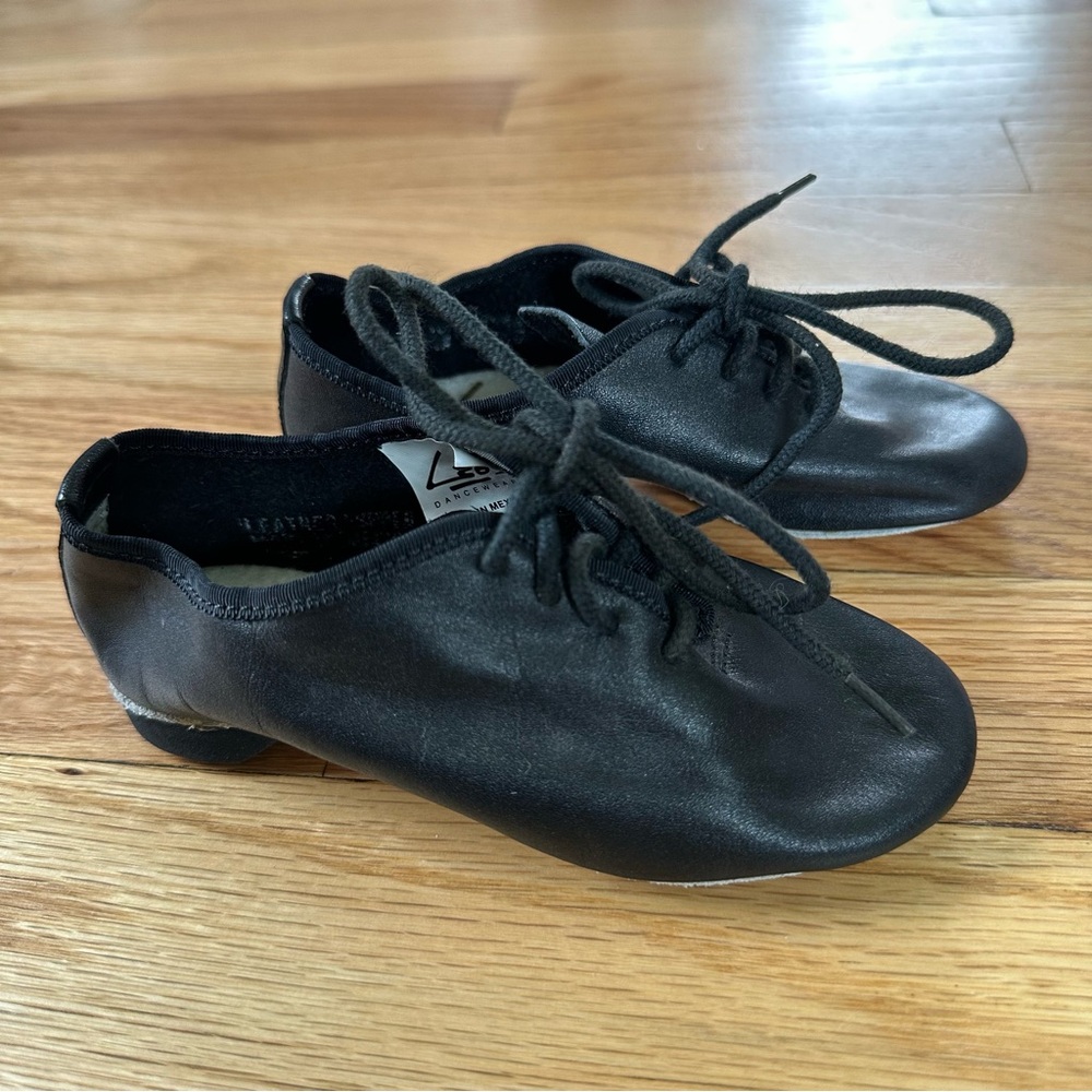 Leo’s children’s Jazz shoes size 2